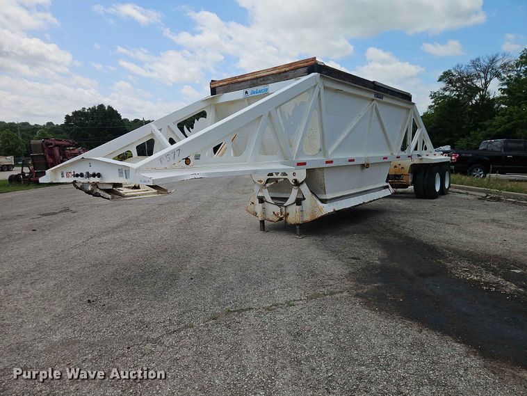 2014 DeLucio bottom dump trailer - EO7500