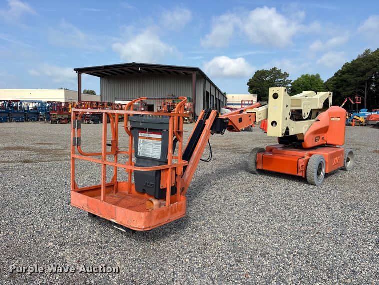 2014 JLG E400AJPN boom lift - ET2216