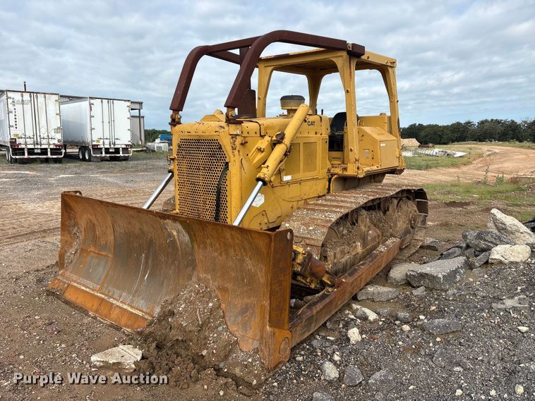 1977 Caterpillar D6D dozer - EU5709