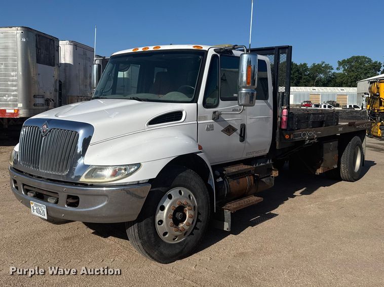 2004 International MA025 Ext. Cab dump truck - EW4825