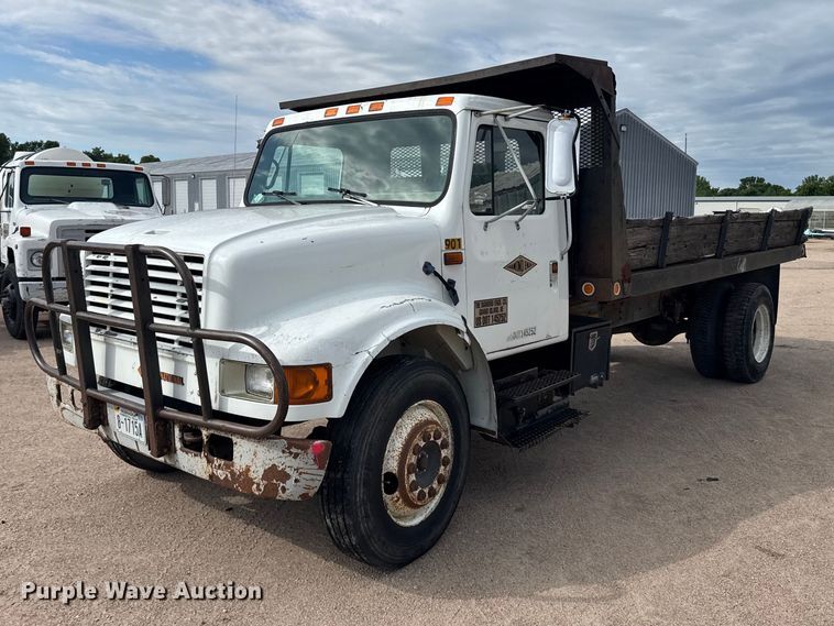 1990 International 4600 dump flatbed truck - EW4853