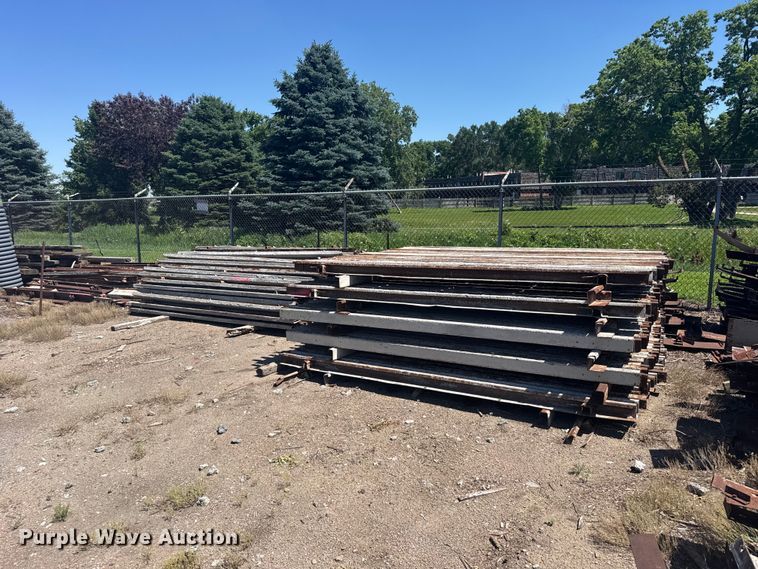 Approximately (200) concrete forms - EW4855