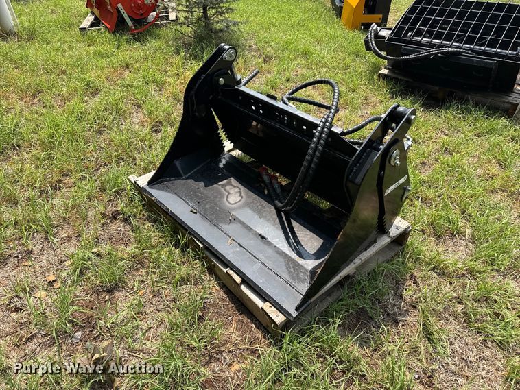 Skid steer bucket - FB6861