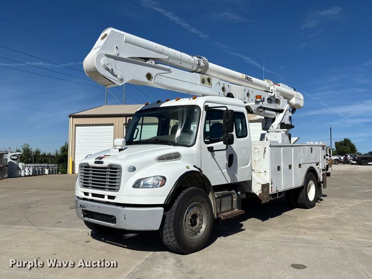 2017 Freightliner Business Class M2 bucket truck - FC1690