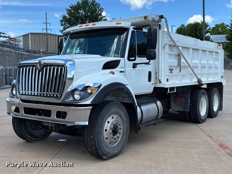 2010 International 7500 dump truck - FC1691