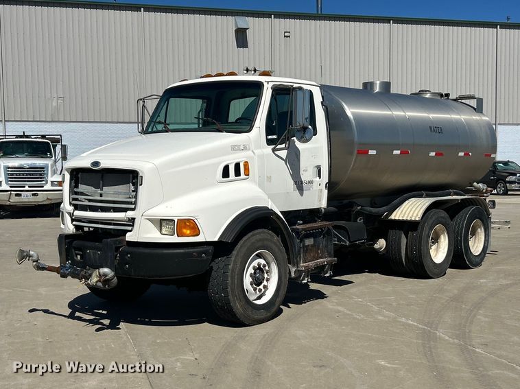 1998 Ford LT8513 water truck - FC2763
