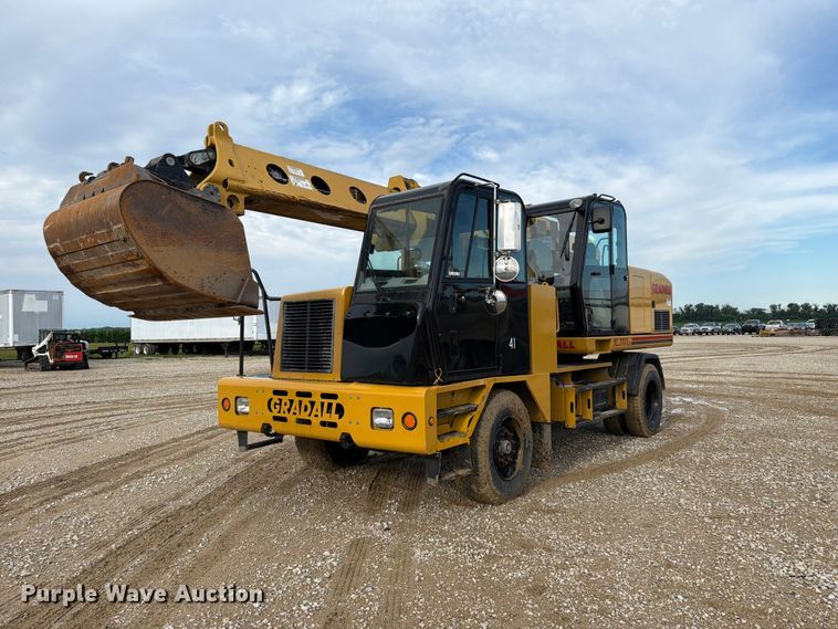 Gradall XL3100 wheeled excavator - FC3136
