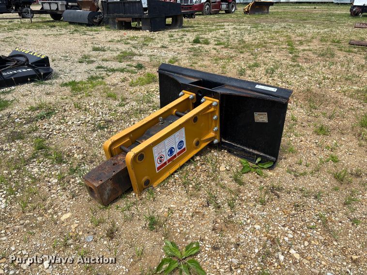 2023 Agrotk SSHH680 skid steer breaker - FC5937