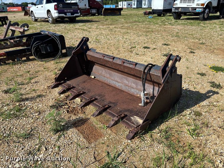 Skid steer bucket - FI1670