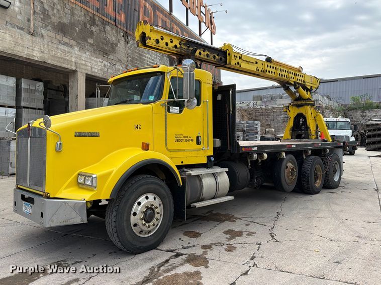 2012 Kenworth T800 crane truck - FK0257