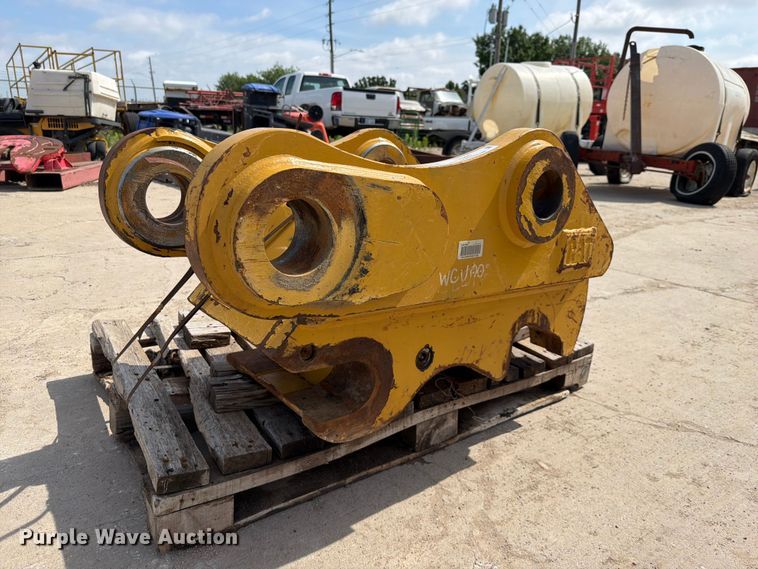 Caterpillar quick coupler - NA9487