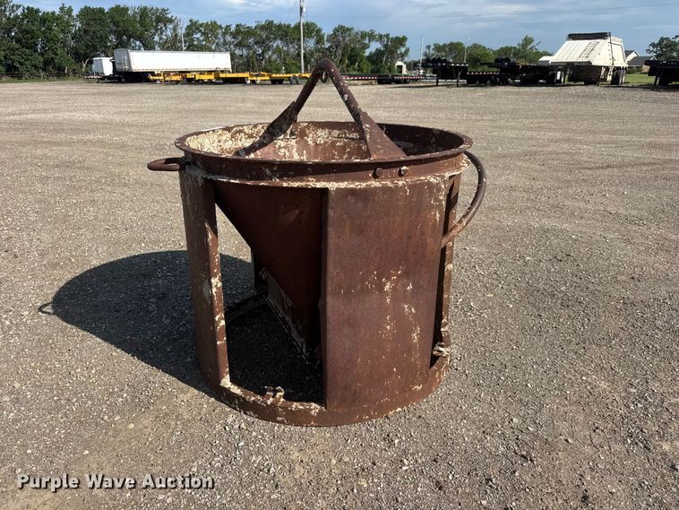 Gar-Bro concrete bucket - NA9510