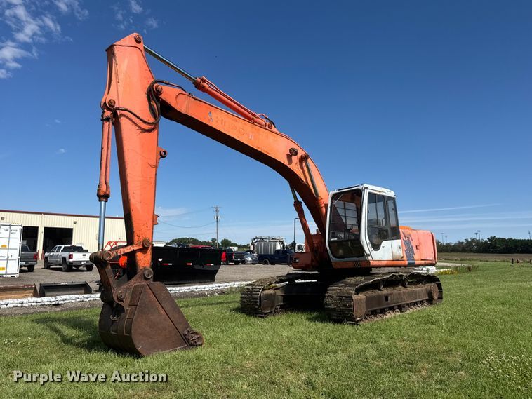 1990 Hitachi EX200LC-2 excavator - NJ9031