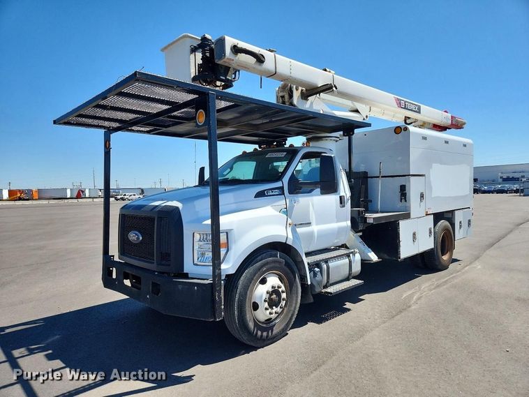 2017 Ford F750 Super Duty forestry bucket truck - YA2834