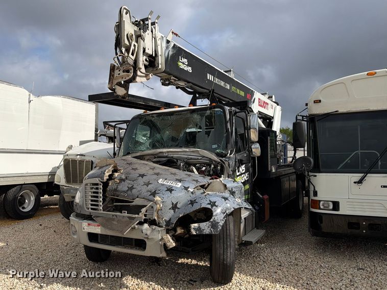 2023 Freightliner Business Class M2 bucket truck - YA3164