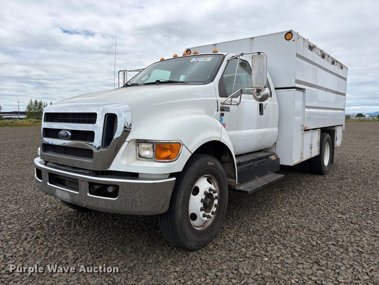 2015 Ford F650 Super Duty chipper truck - YA3447