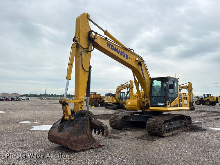 2023 Komatsu PC210LC-11 excavator - YA3581