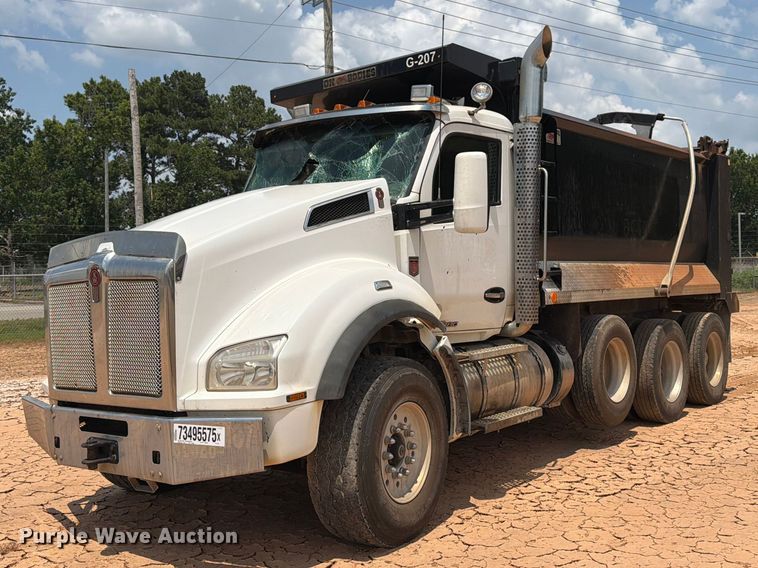 2019 Kenworth T880 dump truck - YA3890