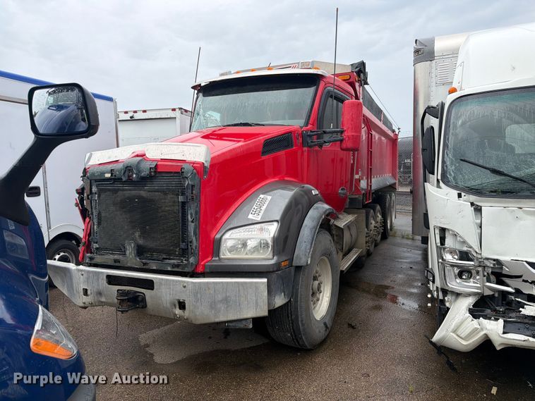 2018 Kenworth T880 dump truck - YA3935