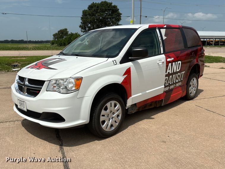 2015 Dodge Grand Caravan van - DO5248