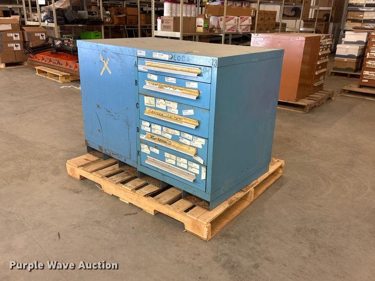 (2) cabinets - DO5279