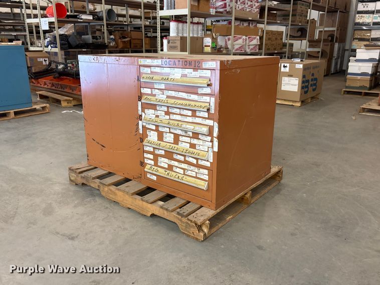 (2) cabinets - DO5280