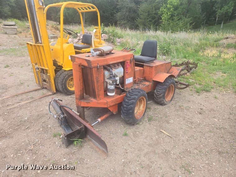 Charles Machine Works V30 trencher - DP8983