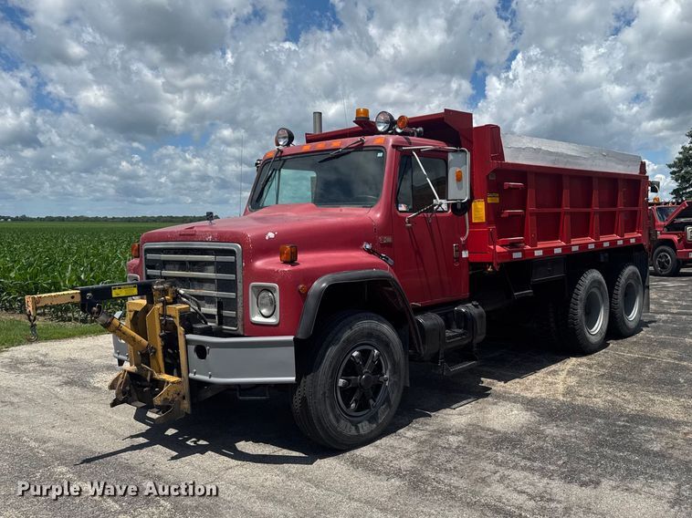 1988 International F1954 dump truck - DV2046