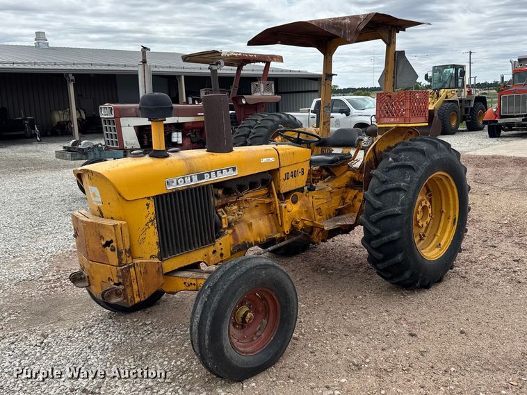 John Deere 401-B tractor - DY2968