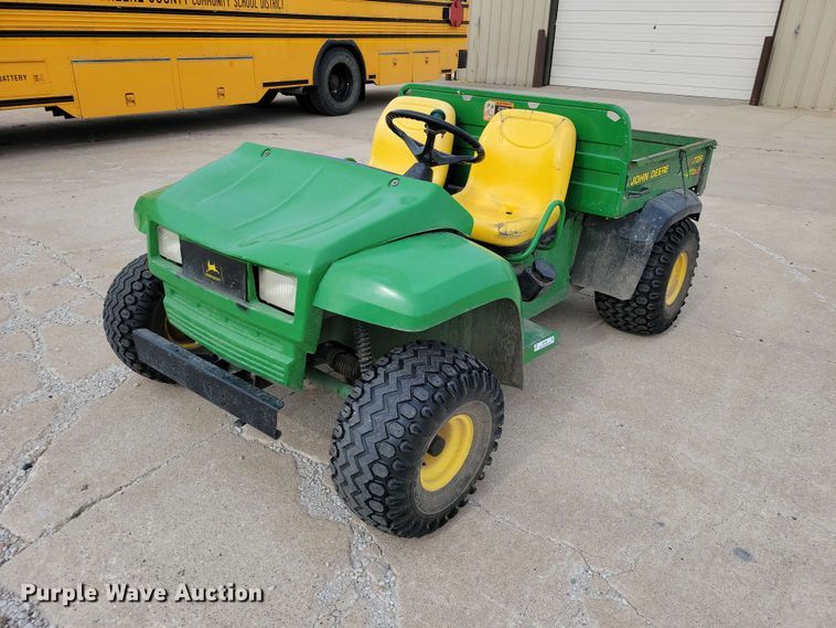 1999 John Deere Gator utility vehicle - DZ7350
