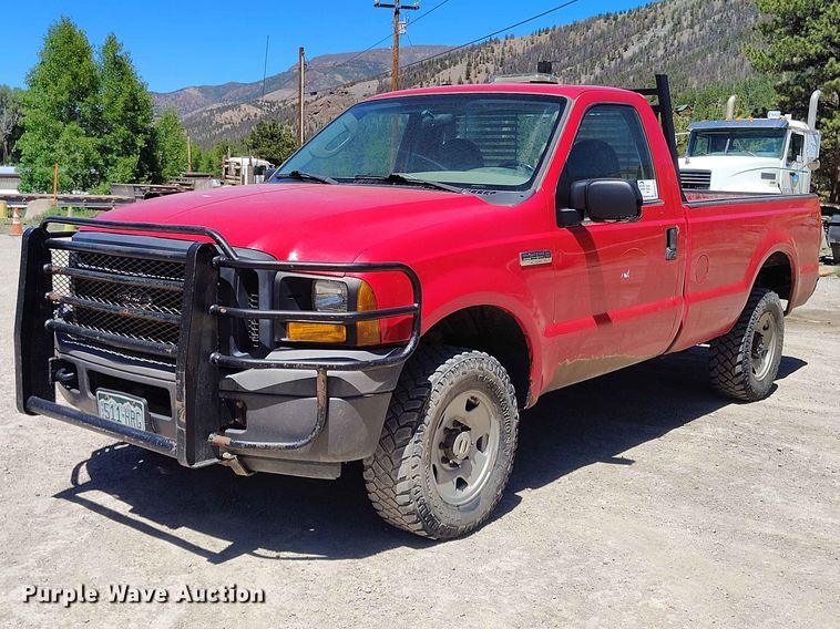 2006 Ford F250 Super Duty pickup truck - ED0147