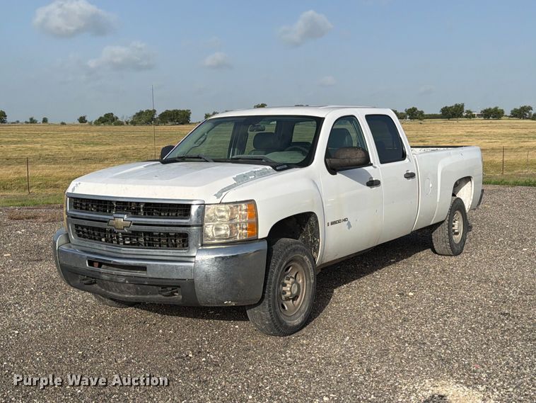 2007 Chevrolet Silverado 2500HD Crew Cab pickup truck - ED5349