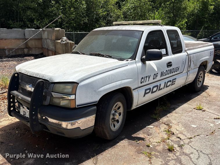 2005 Chevrolet Silverado 1500 Ext. Cab pickup truck - EF1131