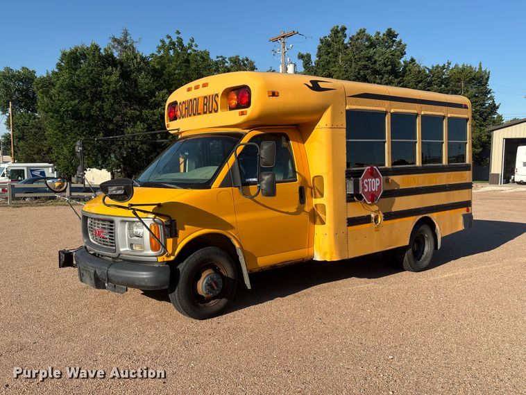2001 GMC Savana school bus - EI5913