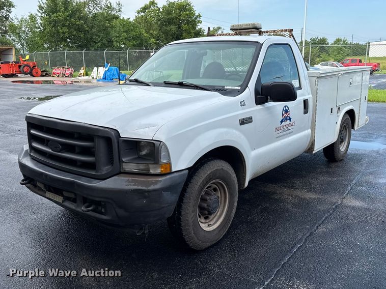 2003 Ford F250 Super Duty XL utility bed pickup truck - EN0340