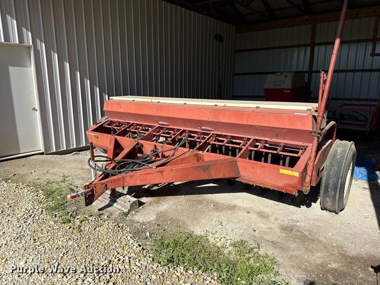 International 510 grain drill - EN0415