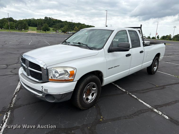 2006 Dodge Ram 2500 Ext. Cab pickup truck - EQ8021