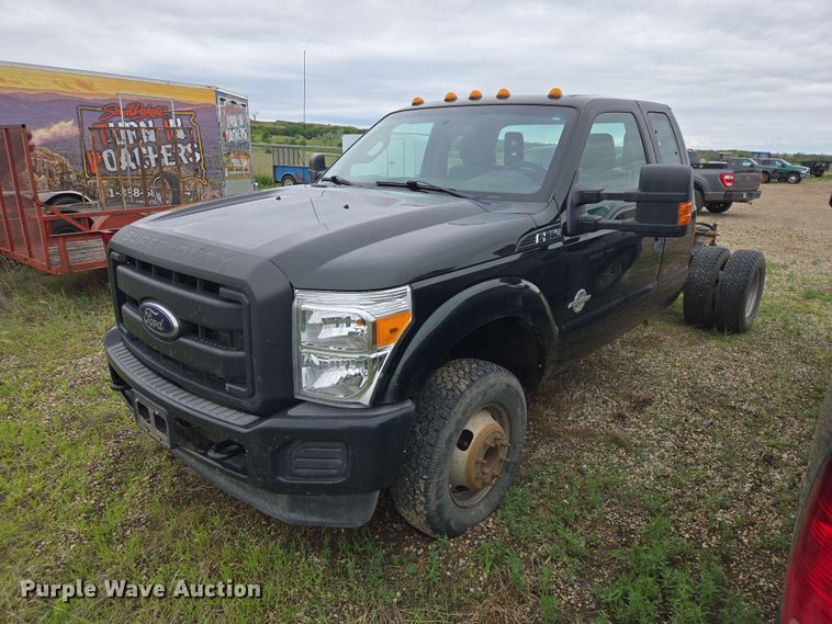 2012 Ford F350 Super Duty Ext. Cab pickup truck cab and chassis - ER1732