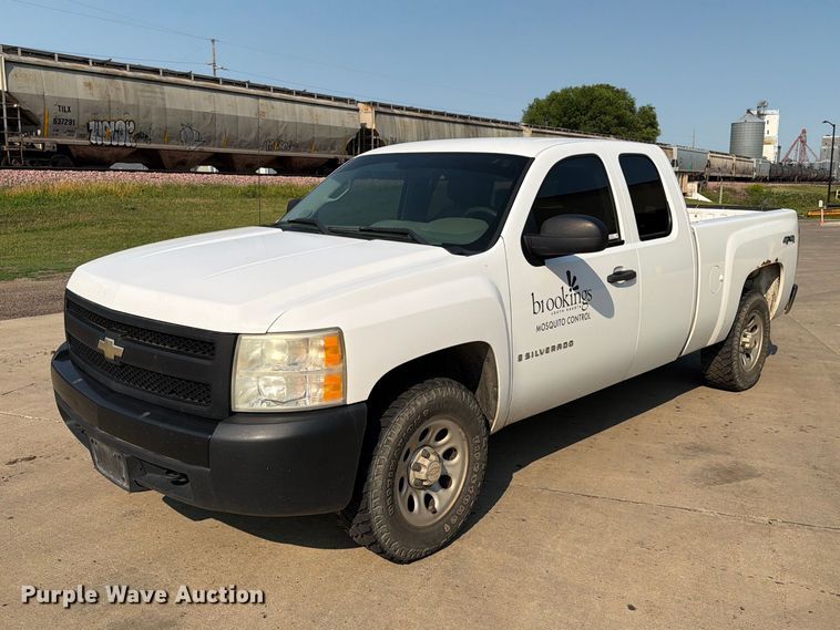 2007 Chevrolet Silverado 1500 Ext. Cab pickup truck - ER1789