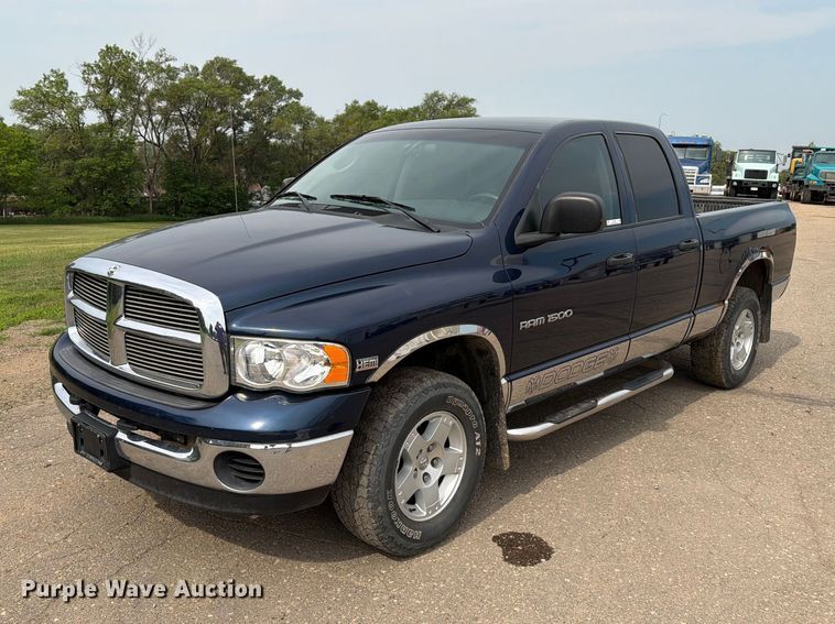 2005 Dodge Ram 1500 Ext. Cab pickup truck - ER1816