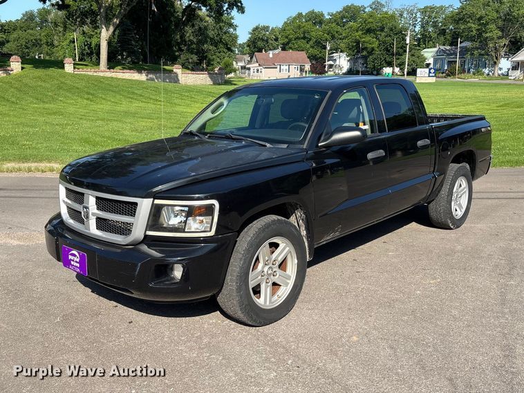 2011 Dodge Dakota Crew Cab pickup truck - ER3079