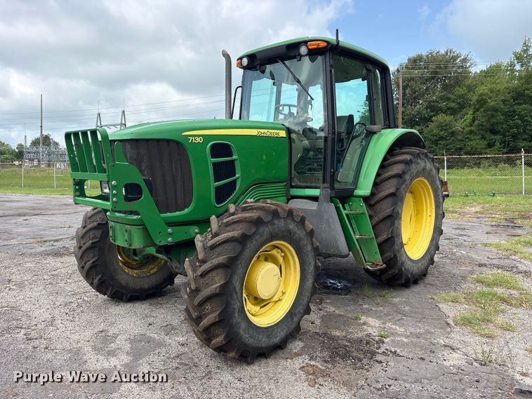 2011 John Deere 7130 MFWD tractor - ET0005