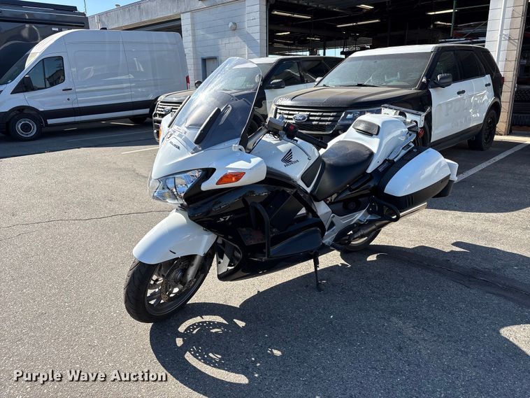 2014 Honda ST1300 motorcycle - ET0572