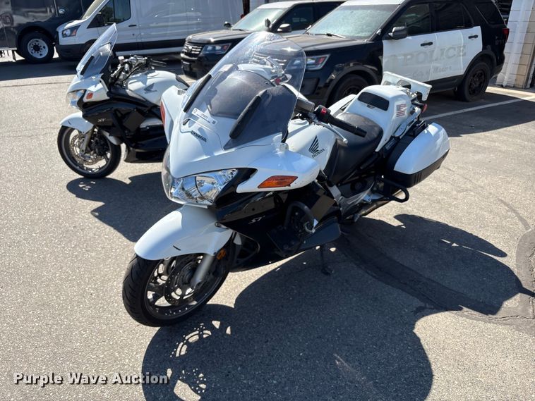 2014 Honda ST1300 motorcycle - ET0573