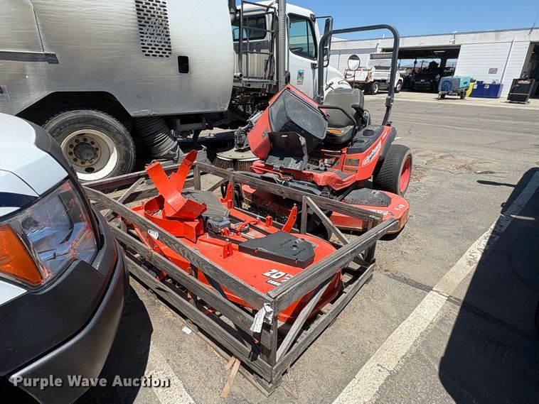 Kubota ZD326H ZTR lawn mower - ET0580