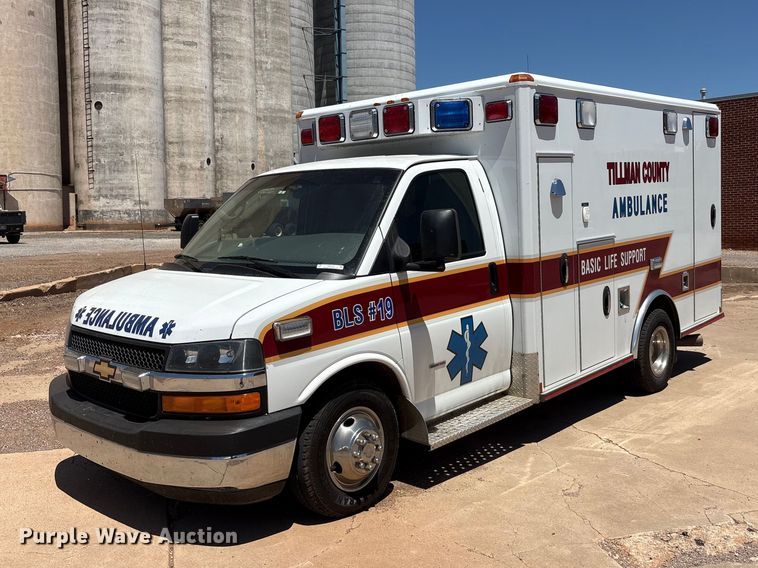 2012 Chevrolet Express ambulance - EU5729
