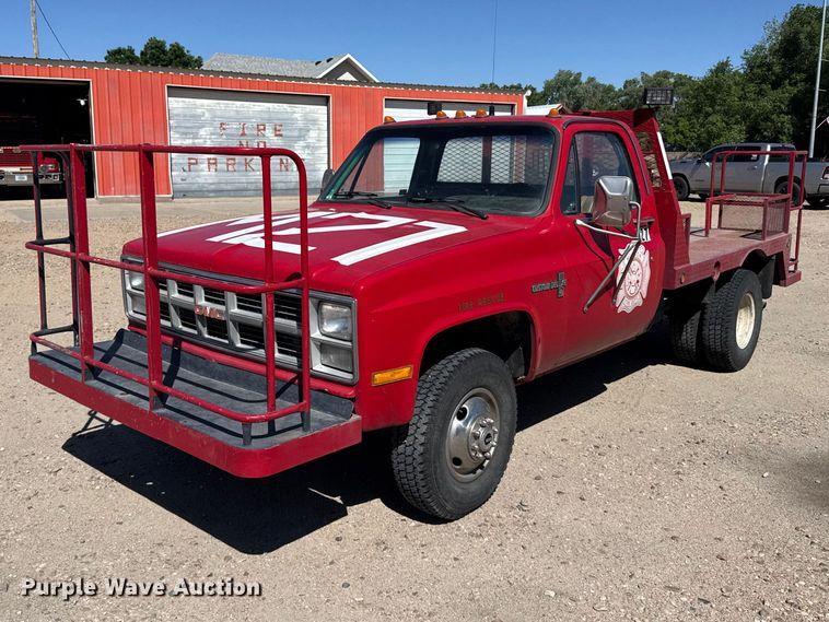 1984 Chevrolet K30 flatbed pickup truck - EW4888
