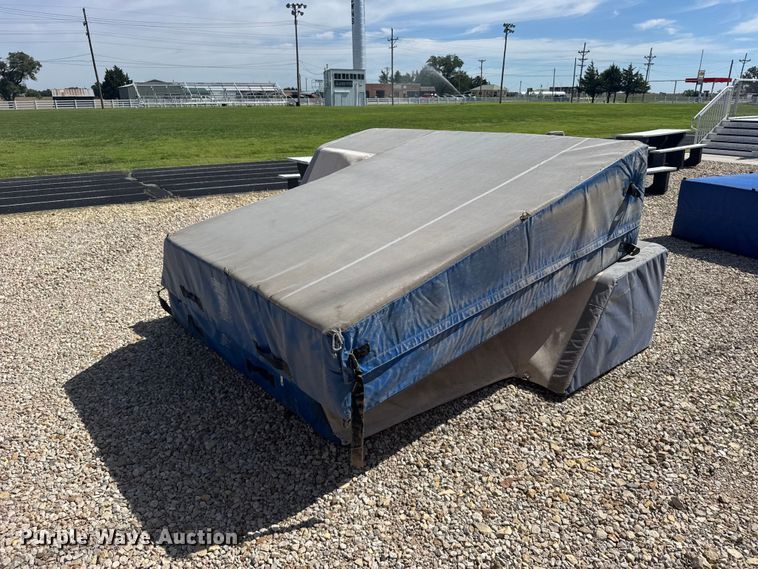 Pole vault equipment - EW4907