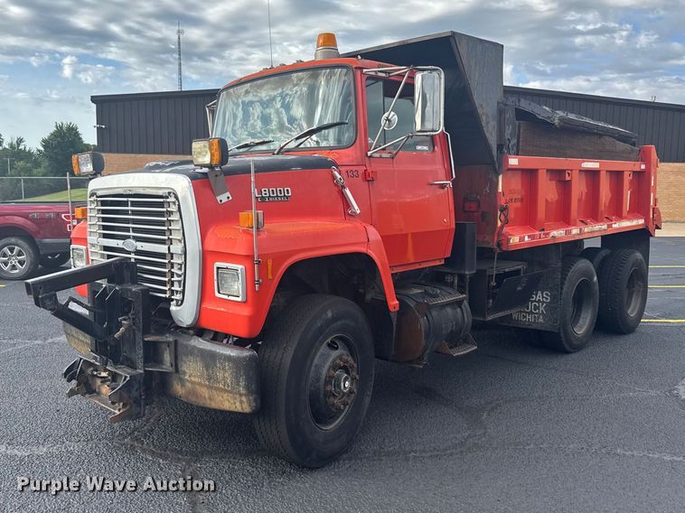 1989 Ford LNT8000 dump truck - EW4918