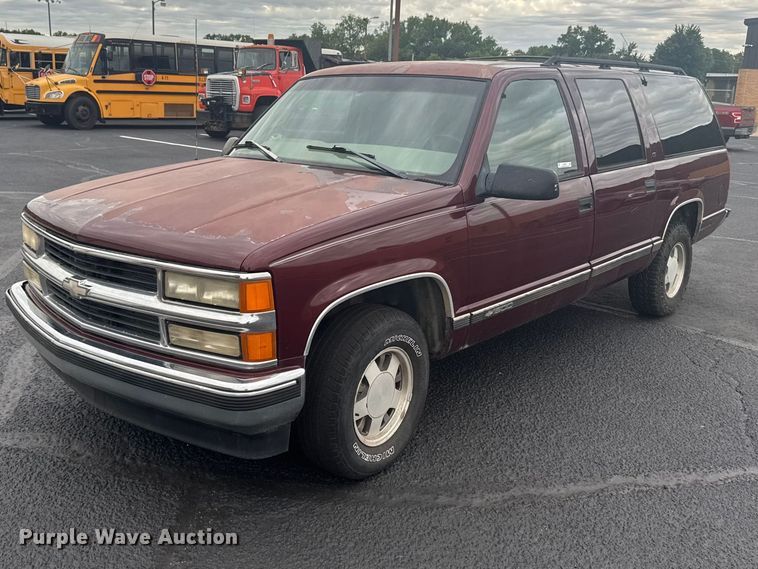 1999 Chevrolet Suburban  SUV - EW4919
